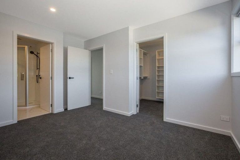 Photo of property in 6 Parekareka Lane, Kenepuru, Porirua, 5022