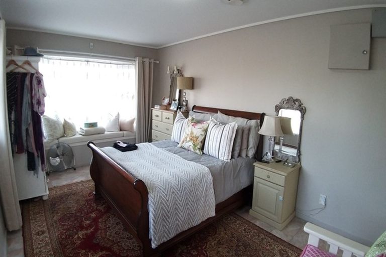 Photo of property in 40 Priestley Drive, Bucklands Beach, Auckland, 2014