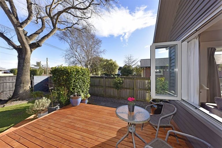 Photo of property in 104 Condell Avenue, Papanui, Christchurch, 8053