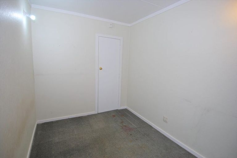 Photo of property in Mccallister Heights, 3/381 Adelaide Road, Newtown, Wellington, 6021