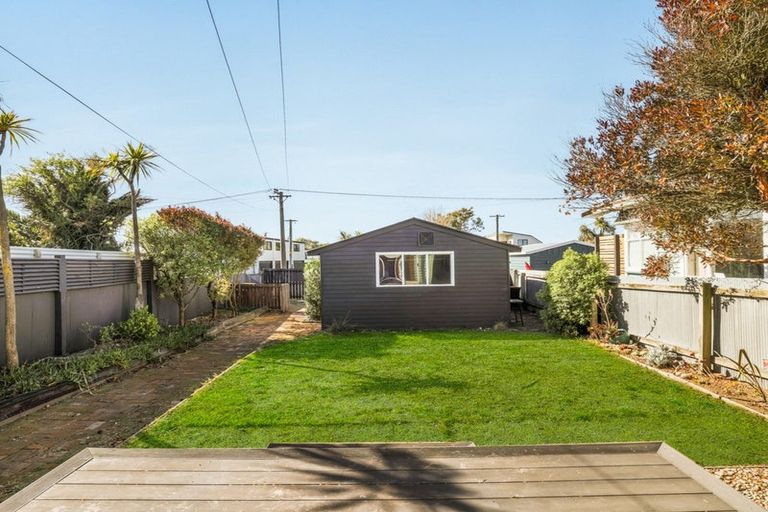 Photo of property in 16 Tonks Street, North New Brighton, Christchurch, 8083