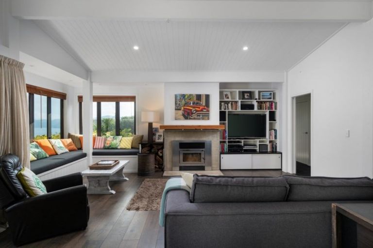 Photo of property in 5 Peregrine Place, Kinloch, Taupo, 3377