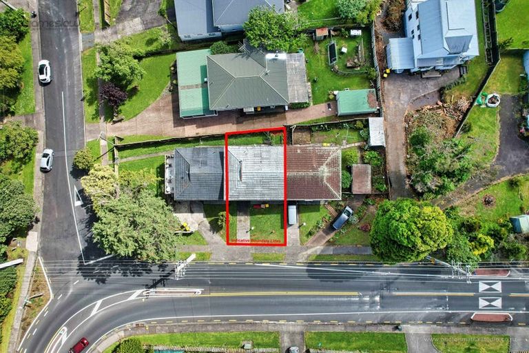 Photo of property in 2/75 Sabulite Road, Kelston, Auckland, 0602