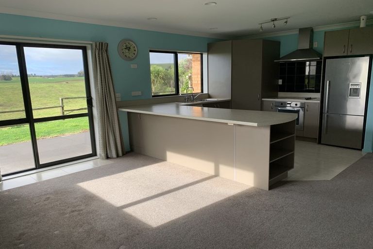 Photo of property in 81 Ohinepanea Road, Pukehina, Te Puke, 3186