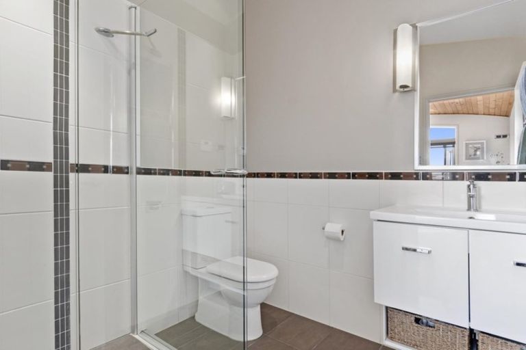 Photo of property in 51b Seaview Road, Otumoetai, Tauranga, 3110