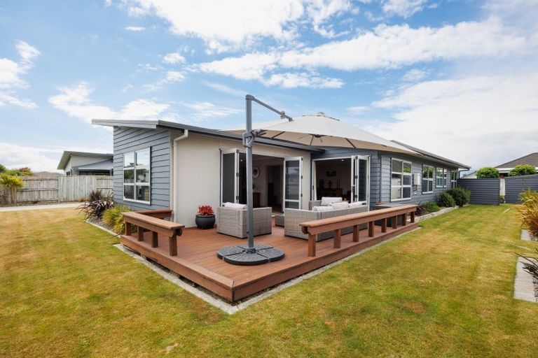 Photo of property in 46 Rosalie Terrace, Kelvin Grove, Palmerston North, 4414
