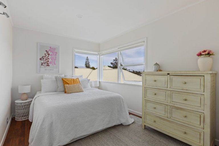 Photo of property in 41 Shakespear Road, Army Bay, Whangaparaoa, 0930