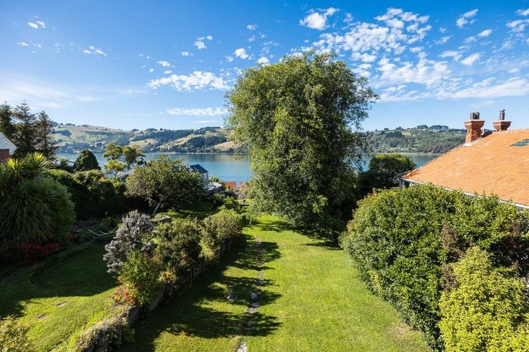 Photo of property in 16 Adderley Terrace, Ravensbourne, Dunedin, 9022