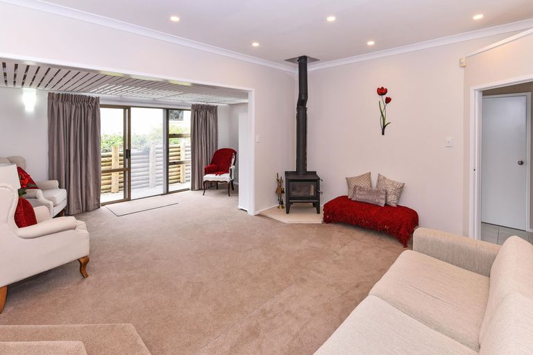 Photo of property in 15 Lemonwood Place, The Gardens, Auckland, 2105
