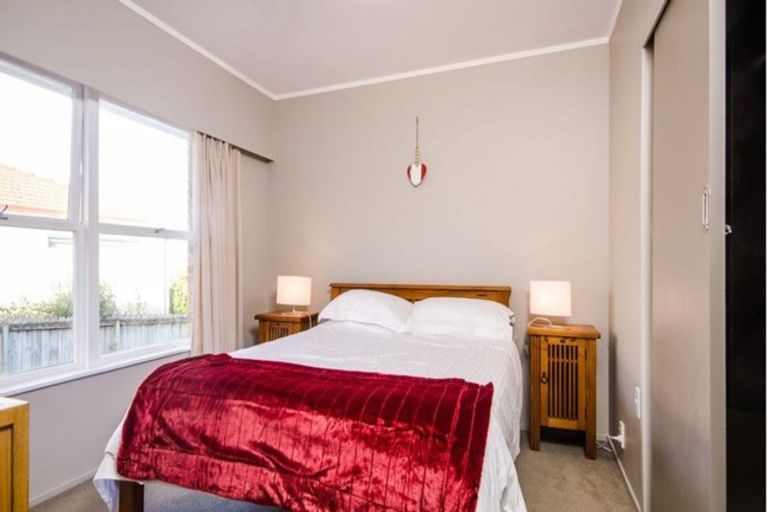 Photo of property in 2/8 Ngataringa Road, Devonport, Auckland, 0624