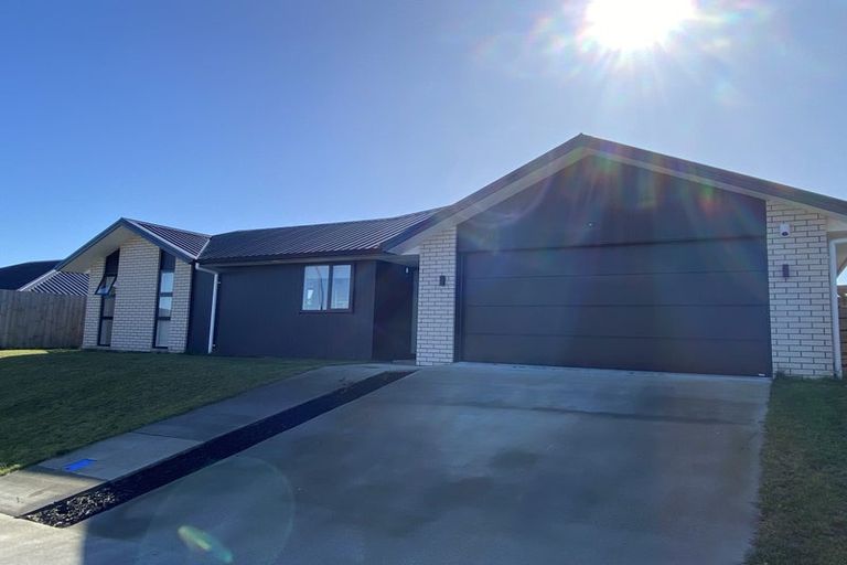 Photo of property in 28 Inuwai Street, Glenview, Hamilton, 3206