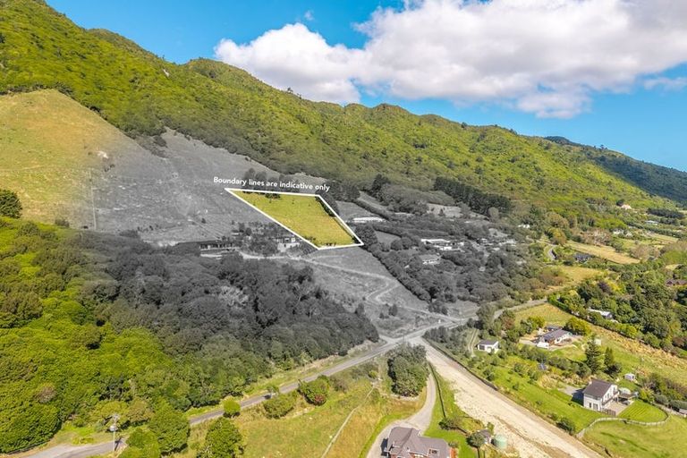 Photo of property in 251 Huia Street, Waikanae, 5391