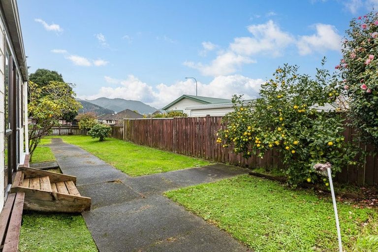 Photo of property in 59 Arawhata Road, Paraparaumu, 5032
