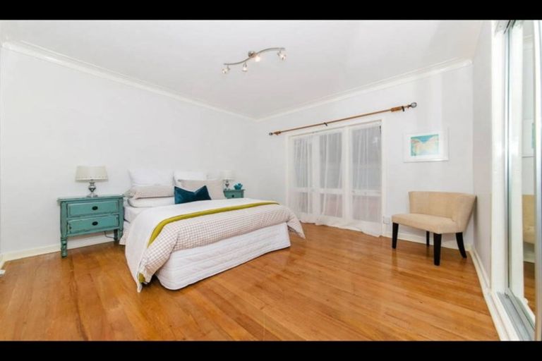 Photo of property in 12 Rossmore Terrace, Murrays Bay, Auckland, 0630