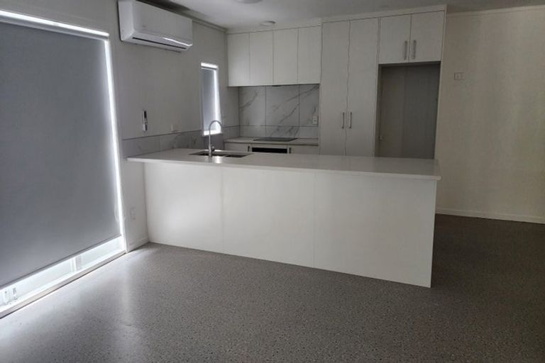 Photo of property in 68 Boord Crescent, Kumeu, 0891