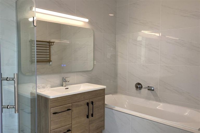 Photo of property in 16a Venus Place, Half Moon Bay, Auckland, 2012