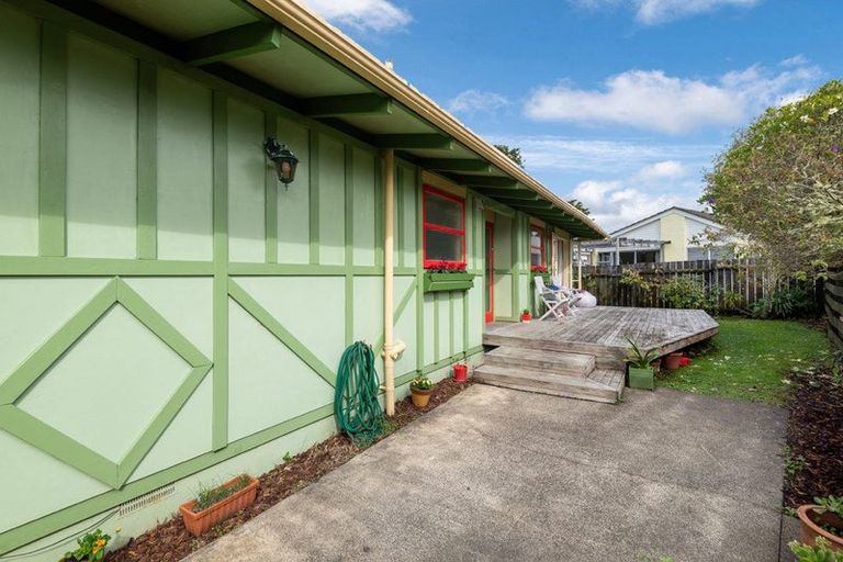 Photo of property in 1/68 Glenvar Road, Torbay, Auckland, 0630