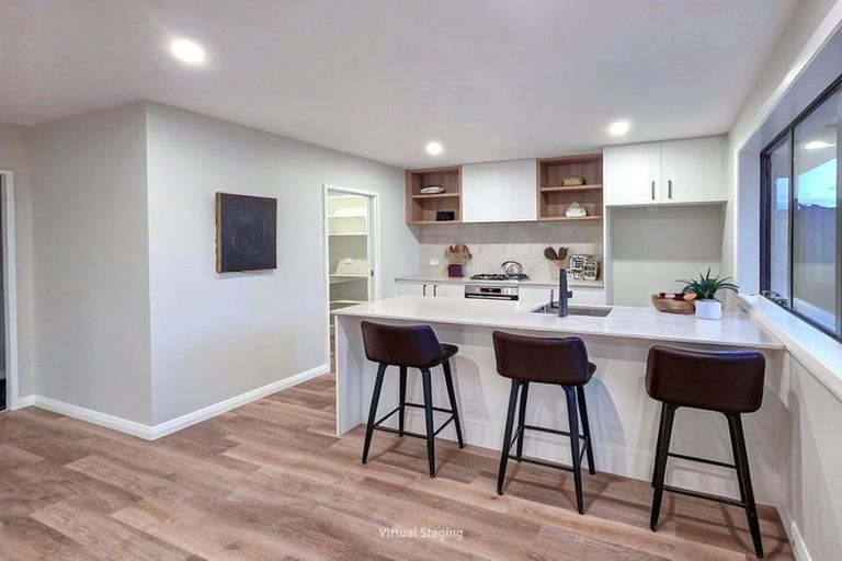 Photo of property in 57 Te Taniwha Road, One Tree Point, 0118