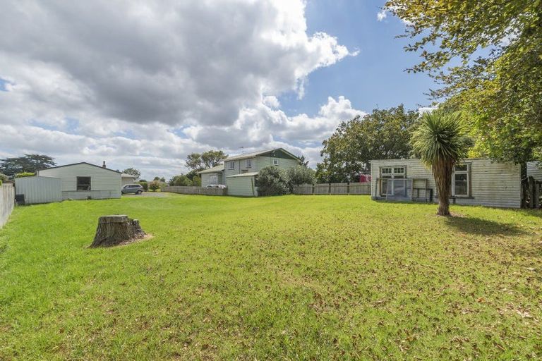 Photo of property in 13 Collingwood Road, Waiuku, 2123