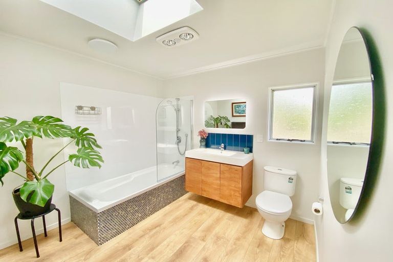 Photo of property in 17 Forest Road, Raumati South, Paraparaumu, 5032