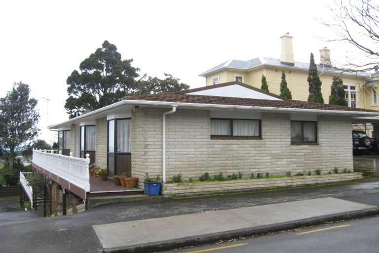 Photo of property in 162a Vivian Street, New Plymouth, 4310