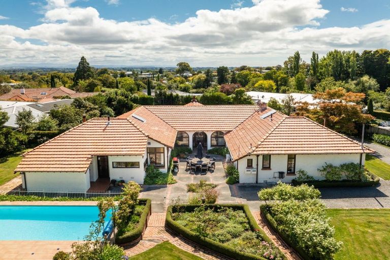 Photo of property in 35 Greenwood Road, Havelock North, 4130