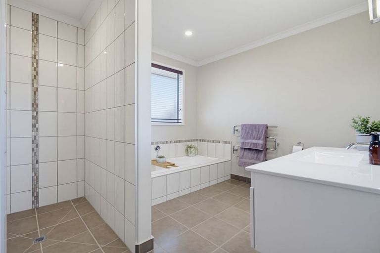 Photo of property in 28 Stockmans Road, Morrinsville, 3371