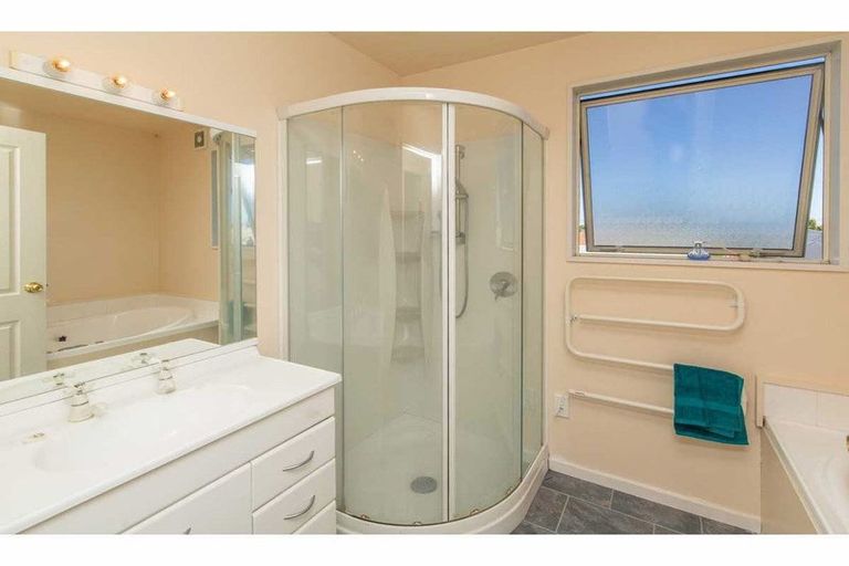 Photo of property in 4/37 Avonhead Road, Avonhead, Christchurch, 8042