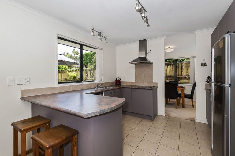 Photo of property in 108 Valley Road, Pukekohe, 2120