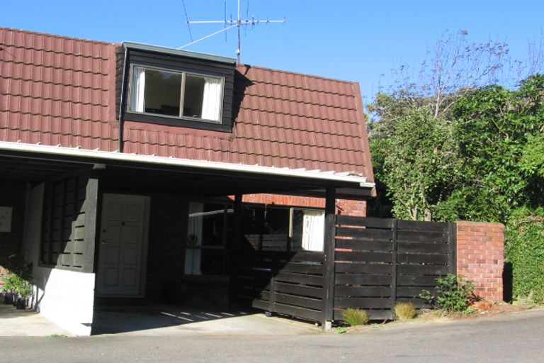 Photo of property in 62 Churton Drive, Churton Park, Wellington, 6037