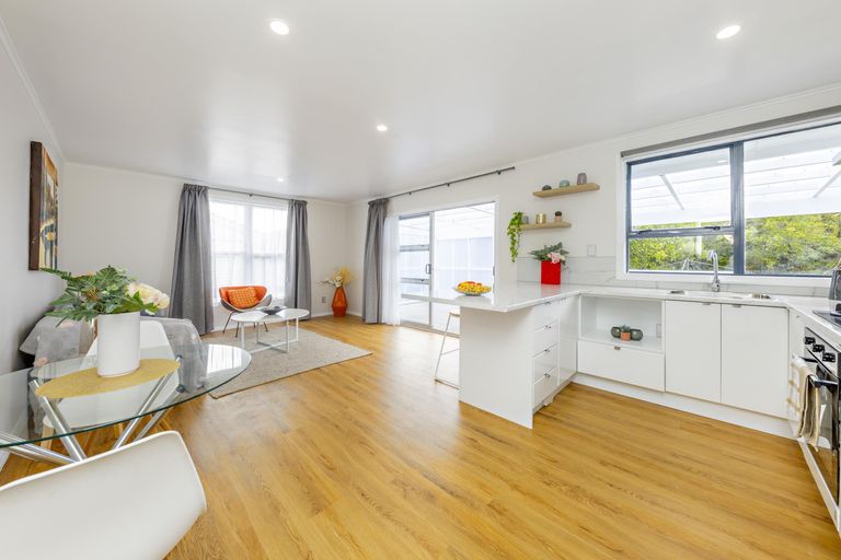 Photo of property in 26 Chingford Close, Mangere, Auckland, 2022