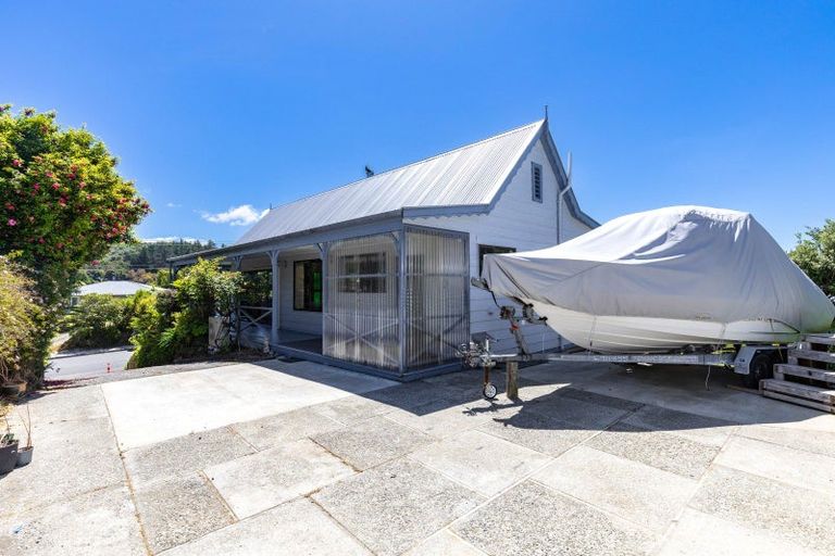 Photo of property in 168 Waikawa Road, Picton, 7220