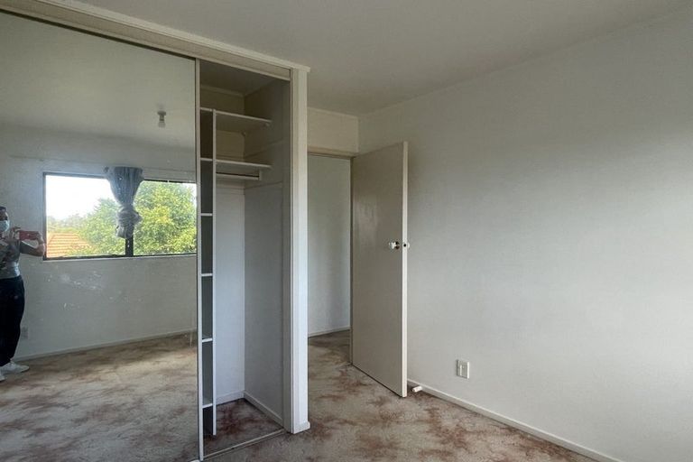 Photo of property in 4 Heversham Place, Glendene, Auckland, 0602