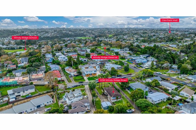 Photo of property in 2/28 Windy Ridge Road, Glenfield, Auckland, 0629