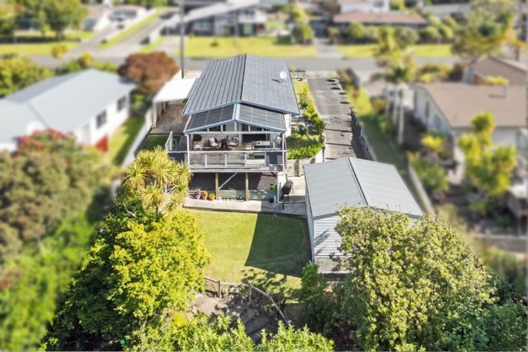 Photo of property in 16 Burtts Road, Durie Hill, Whanganui, 4500