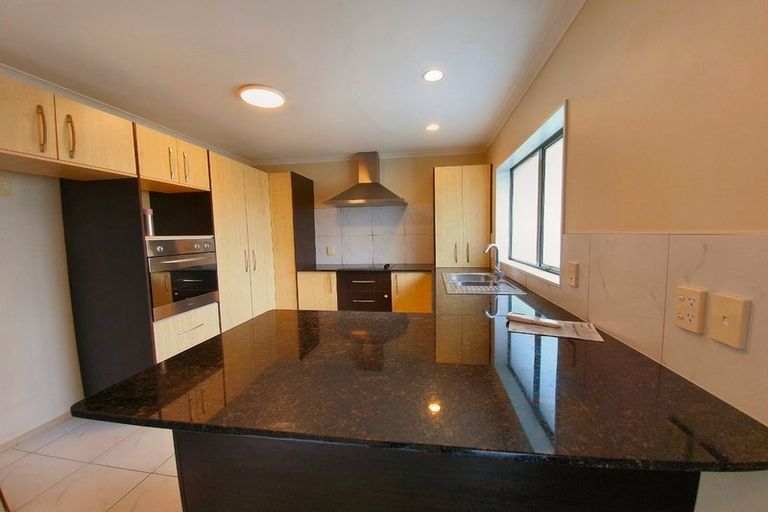 Photo of property in 16 Aufidius Place, Pukekohe, 2120