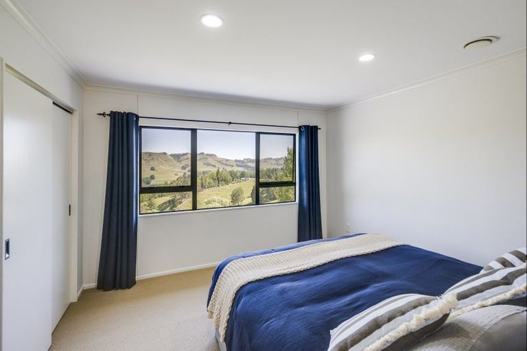 Photo of property in 35 Raratu Road, Kahuranaki, Havelock North, 4295