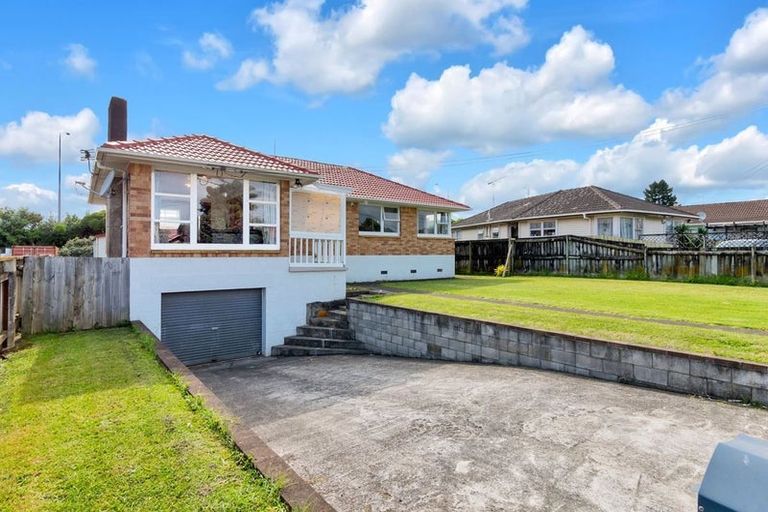 Photo of property in 10 Crawford Avenue, Mangere Bridge, Auckland, 2022