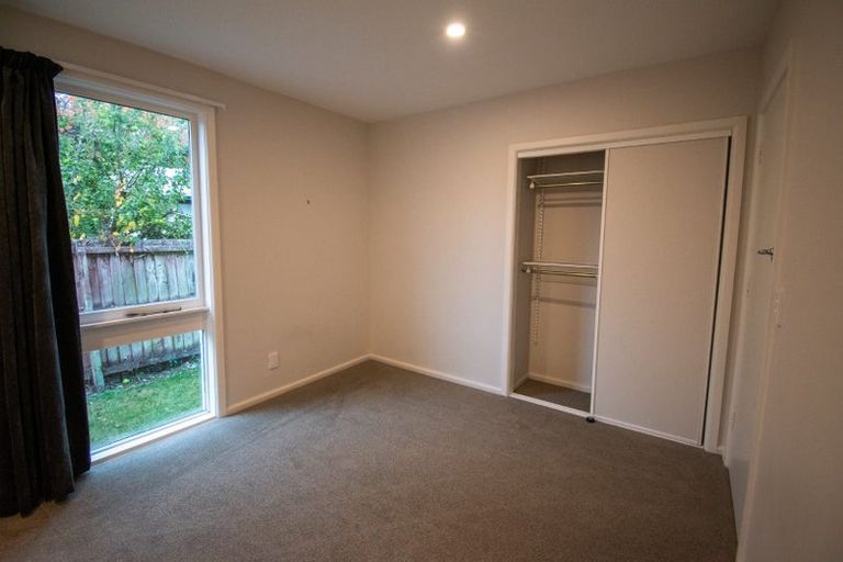 Photo of property in 2/7 Burrows Place, Ilam, Christchurch, 8041