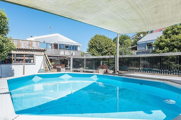 Photo of property in 17 Ratanui Road, Paraparaumu, 5032