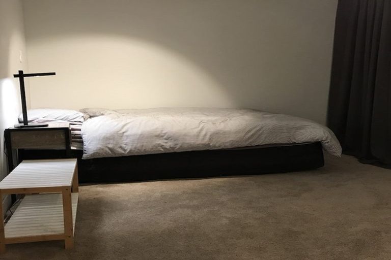 Photo of property in 2 Ravenwood Drive, Forrest Hill, Auckland, 0620