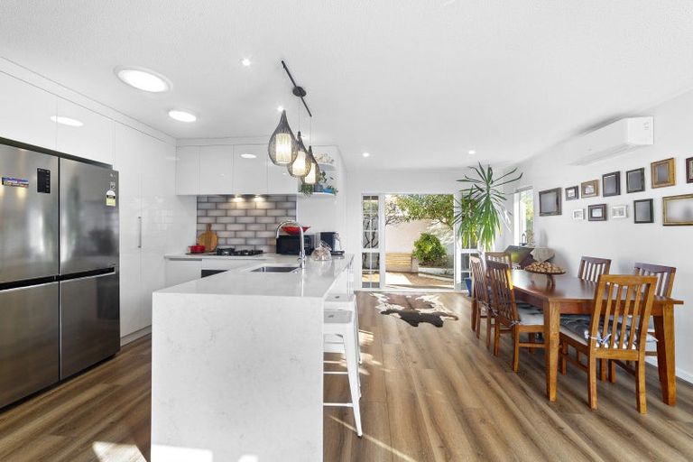 Photo of property in 89 Ashton Fitchett Drive, Brooklyn, Wellington, 6021