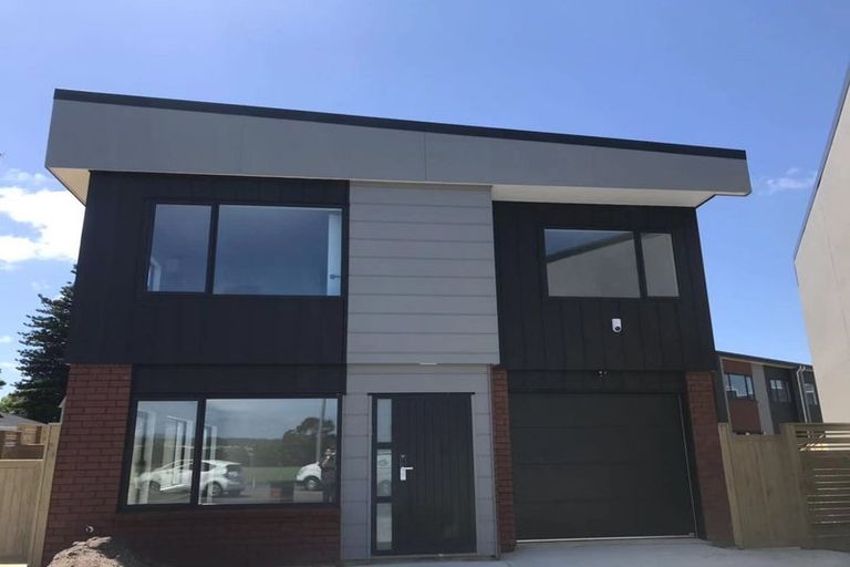 Photo of property in 56 Bordeaux Parade, Te Atatu South, Auckland, 0610