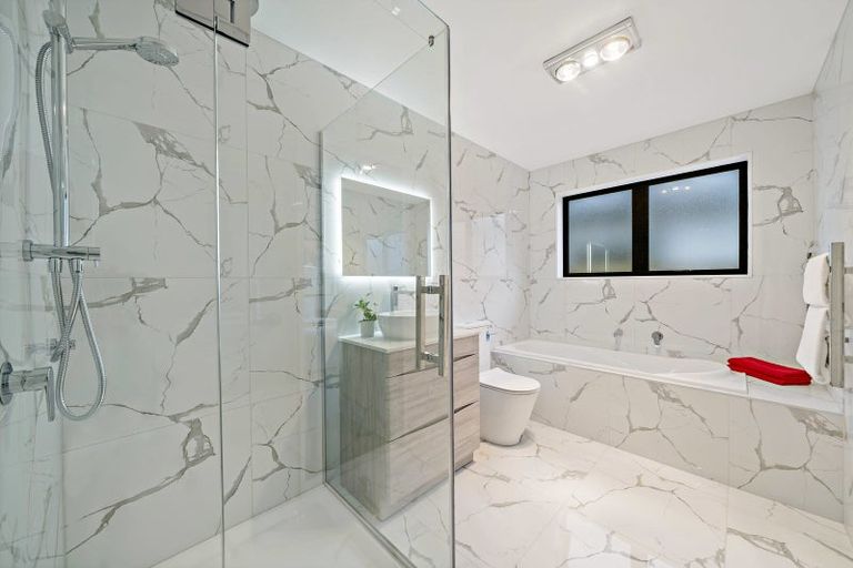 Photo of property in 11 Tawapou Close, Massey, Auckland, 0614