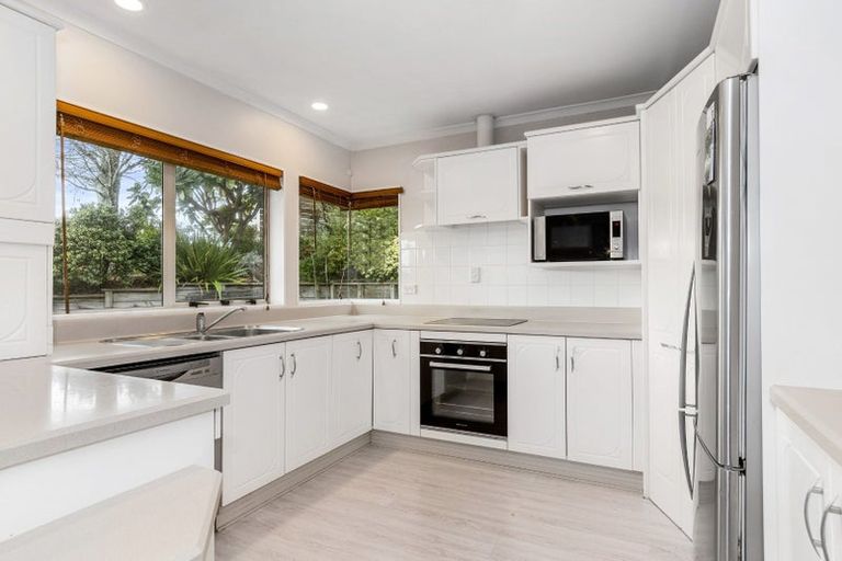 Photo of property in 30 Little John Drive, Bellevue, Tauranga, 3110