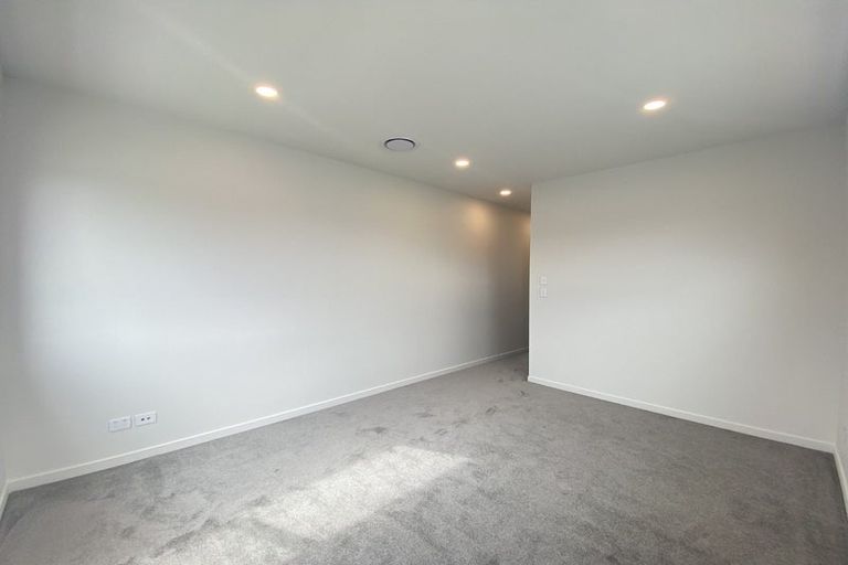 Photo of property in 1 Pukeko Road, Hobsonville, Auckland, 0616