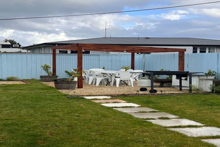 Photo of property in 16a Hall Place, Foxton Beach, Foxton, 4815