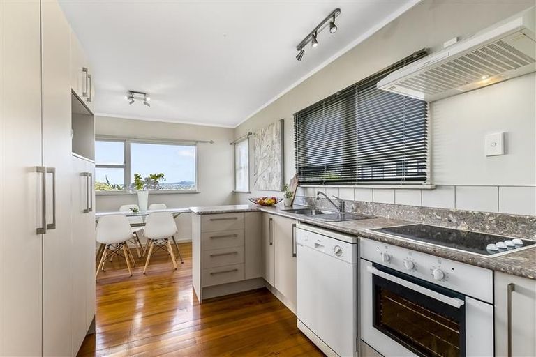 Photo of property in 16 Zita Maria Drive, Massey, Auckland, 0614