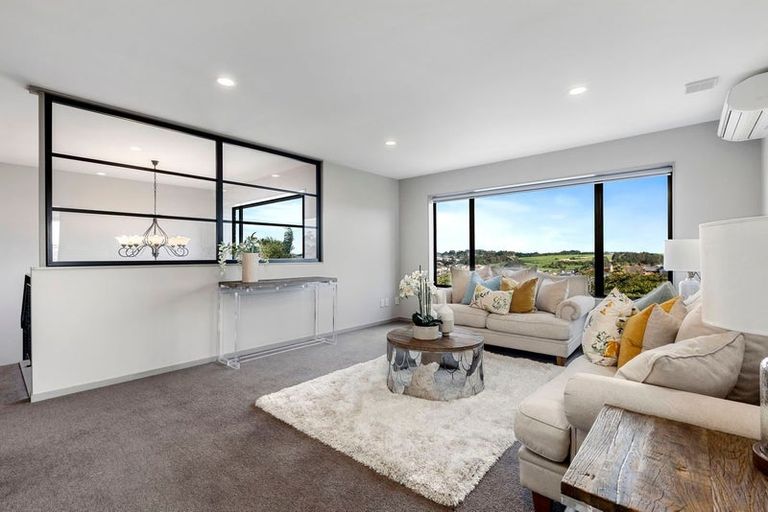 Photo of property in 33 Kilkelly Avenue, Pinehill, Auckland, 0632