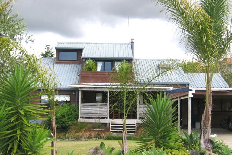 Photo of property in 104 Nigel Road, Browns Bay, Auckland, 0630